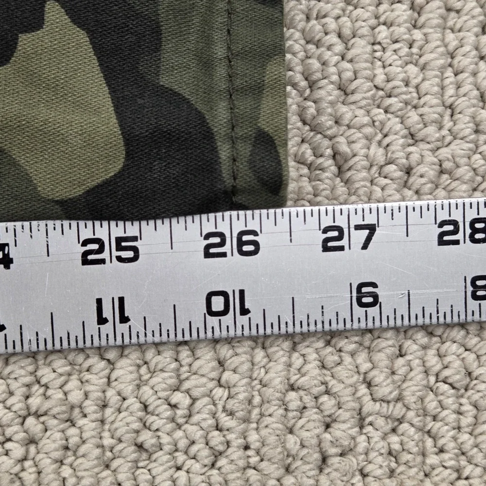 Levis excellent lightly